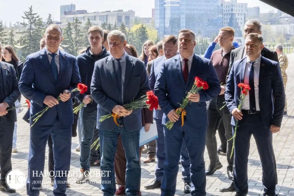 Константин Кузьмин: «Без срока давности. Нюрнберг Константин Кузьмин: «Без срока давности. Нюрнберг