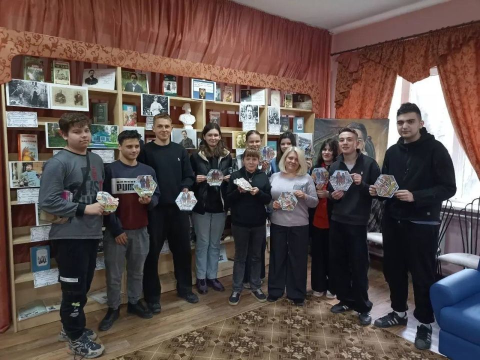 18 апреля в рамках Всероссийской акции «Библионочь-2026», партийного проекта «Историческая память» Партии «ЕДИНАЯ РОССИЯ», в центральной городской модельной библиотеке прошли просветительские мероприятия, приуроченные к Году... 18 апреля в рамках Всероссийской акции «Библионочь-2026», партийного проекта «Историческая память» Партии «ЕДИНАЯ РОССИЯ», в центральной городской модельной библиотеке прошли просветительские мероприятия, приуроченные к Году...