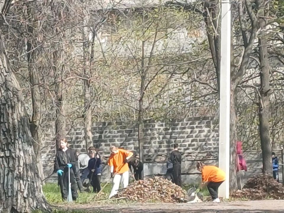 В городском округе Дебальцево состоялась экологическая акция «Зелёный субботник», объединившая жителей разных возрастов В городском округе Дебальцево состоялась экологическая акция «Зелёный субботник», объединившая жителей разных возрастов