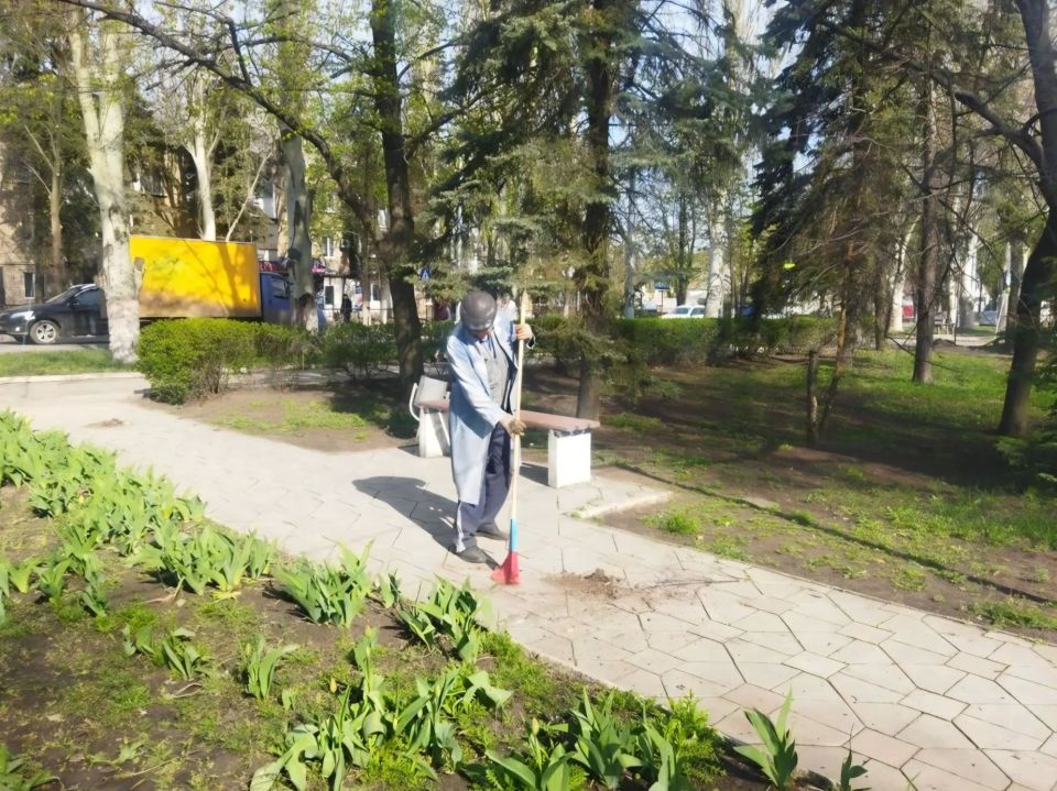 В Шахтерске навели порядок у памятника воинам-афганцам В Шахтерске навели порядок у памятника воинам-афганцам
