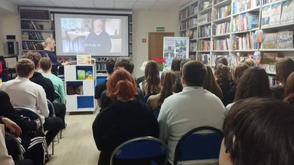 МАРШРУТЫ ПАМЯТИ И СЛАВЫ. В преддверии Дня памяти жертв геноцида советского народа, который отмечается в России 19 апреля, в Мангушской центральной библиотеке в рамках партийного проекта «Единой России» «Историческая память»... МАРШРУТЫ ПАМЯТИ И СЛАВЫ. В преддверии Дня памяти жертв геноцида советского народа, который отмечается в России 19 апреля, в Мангушской центральной библиотеке в рамках партийного проекта «Единой России» «Историческая память»...