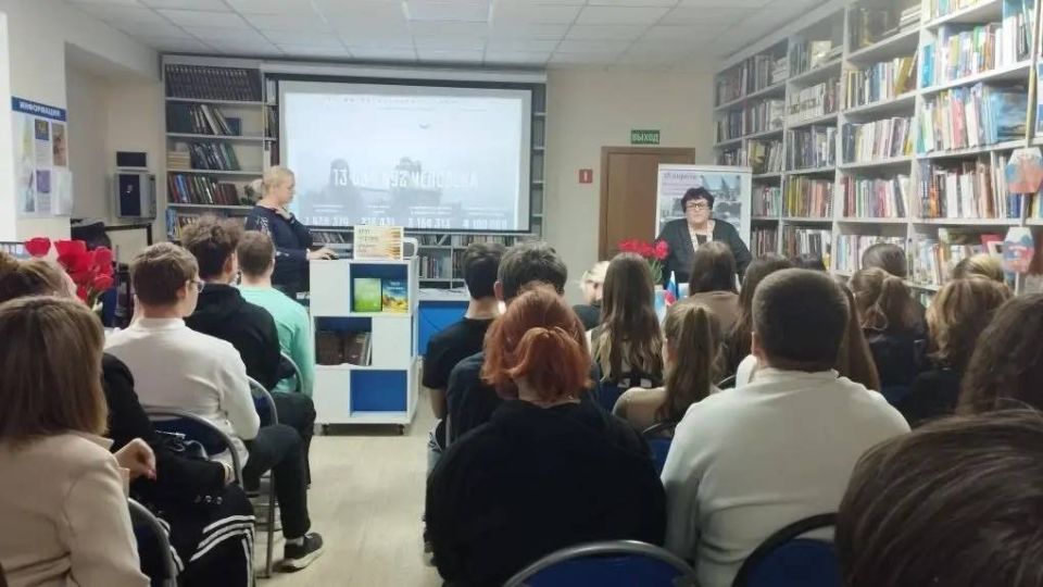 МАРШРУТЫ ПАМЯТИ И СЛАВЫ. В преддверии Дня памяти жертв геноцида советского народа, который отмечается в России 19 апреля, в Мангушской центральной библиотеке в рамках партийного проекта «Единой России» «Историческая память»... МАРШРУТЫ ПАМЯТИ И СЛАВЫ. В преддверии Дня памяти жертв геноцида советского народа, который отмечается в России 19 апреля, в Мангушской центральной библиотеке в рамках партийного проекта «Единой России» «Историческая память»...