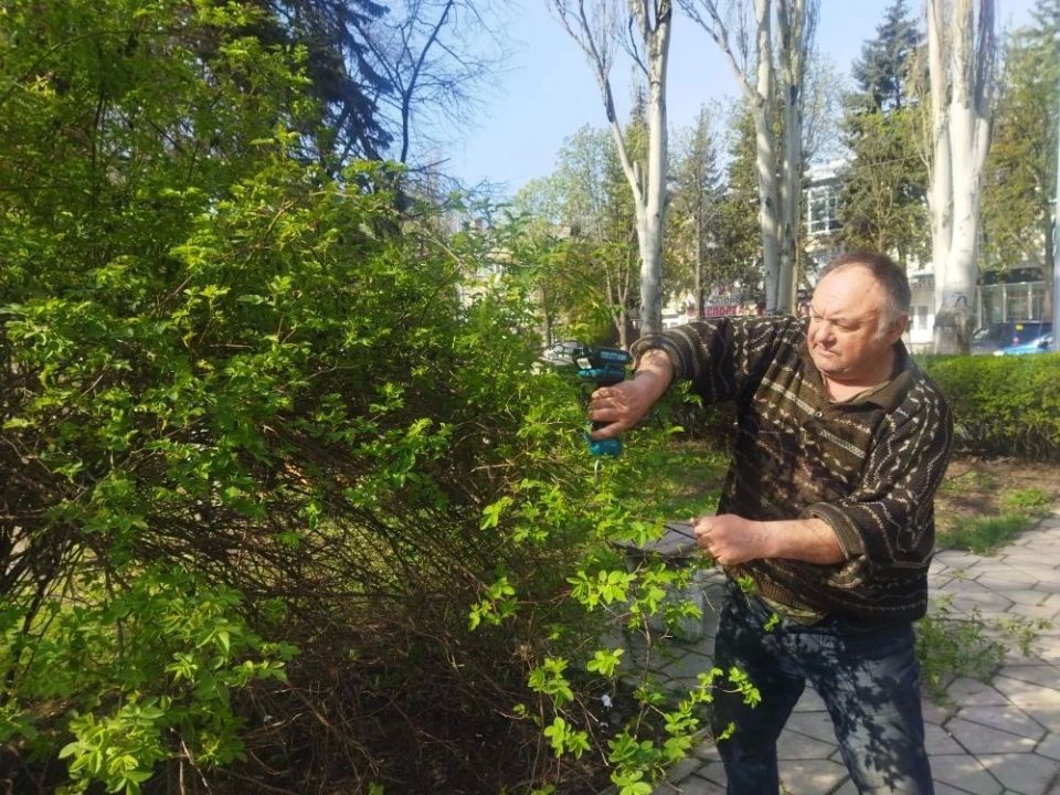В Шахтерске навели порядок у памятника воинам-афганцам В Шахтерске навели порядок у памятника воинам-афганцам