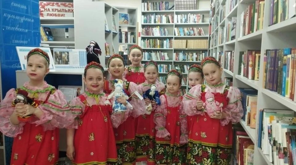 Мангушская центральная библиотека и Мангушская поселковая библиотека для детей, в рамках партийного проекта «Культура малой родины» присоединились к Всероссийской акции «Библионочь-2026», которая посвящена Году единства... Мангушская центральная библиотека и Мангушская поселковая библиотека для детей, в рамках партийного проекта «Культура малой родины» присоединились к Всероссийской акции «Библионочь-2026», которая посвящена Году единства...