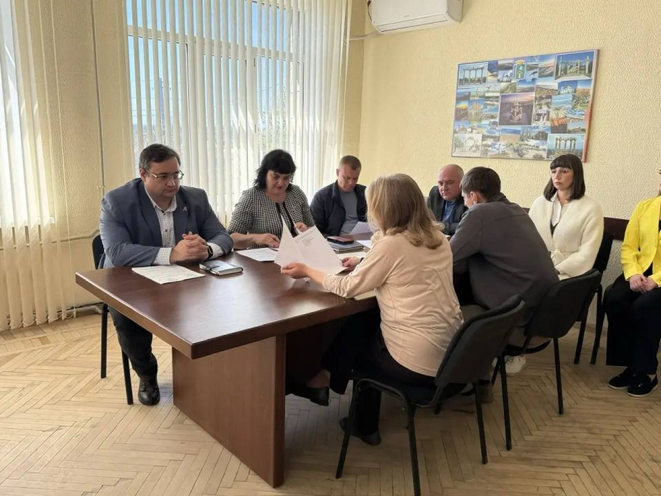 Работа на результат: в Мангушском местном отделении «Единой России» подвели итоги и наметили планы на будущее Работа на результат: в Мангушском местном отделении «Единой России» подвели итоги и наметили планы на будущее