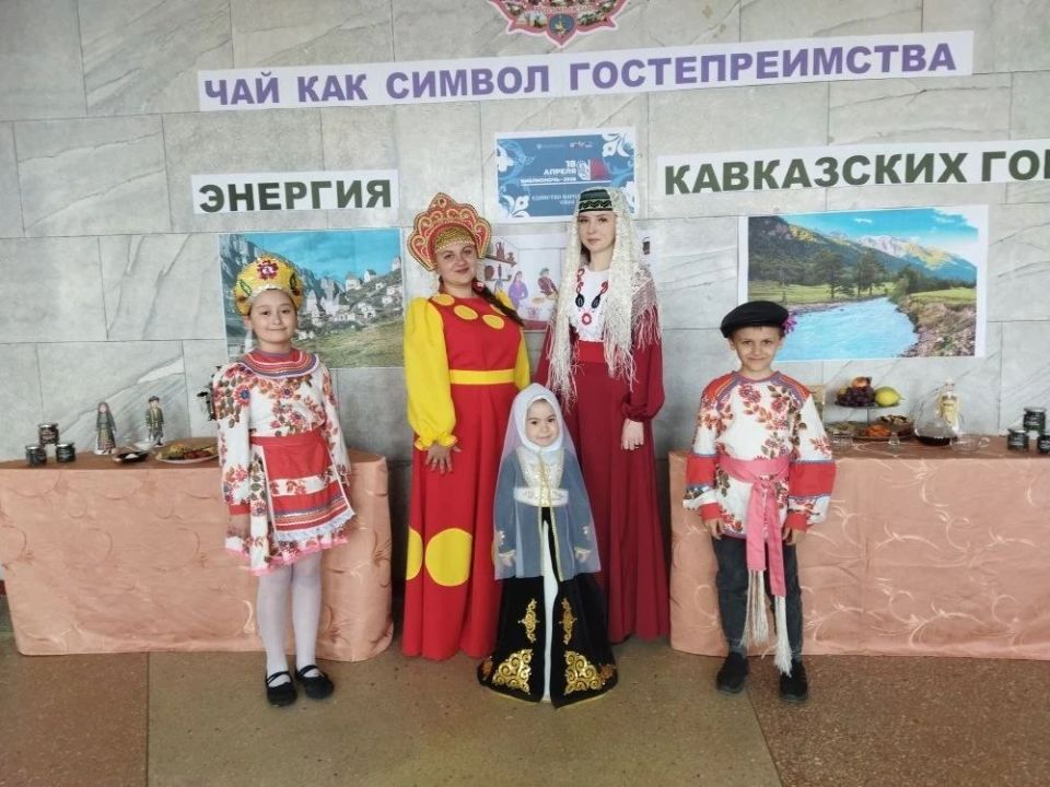 18 апреля в рамках всероссийской акции "Библионочь-2026" Приморская сельская библиотека -структурное подразделение МБУ "Новоазовская РЦБС" и МБУ "Приморский СДК подготовили и провели беседу-дегустацию- "Чайные традиции... 18 апреля в рамках всероссийской акции "Библионочь-2026" Приморская сельская библиотека -структурное подразделение МБУ "Новоазовская РЦБС" и МБУ "Приморский СДК подготовили и провели беседу-дегустацию- "Чайные традиции...