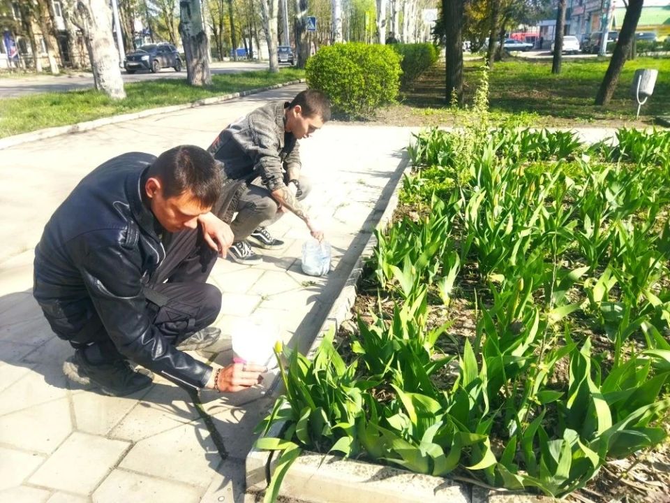 В Шахтерске навели порядок у памятника воинам-афганцам В Шахтерске навели порядок у памятника воинам-афганцам