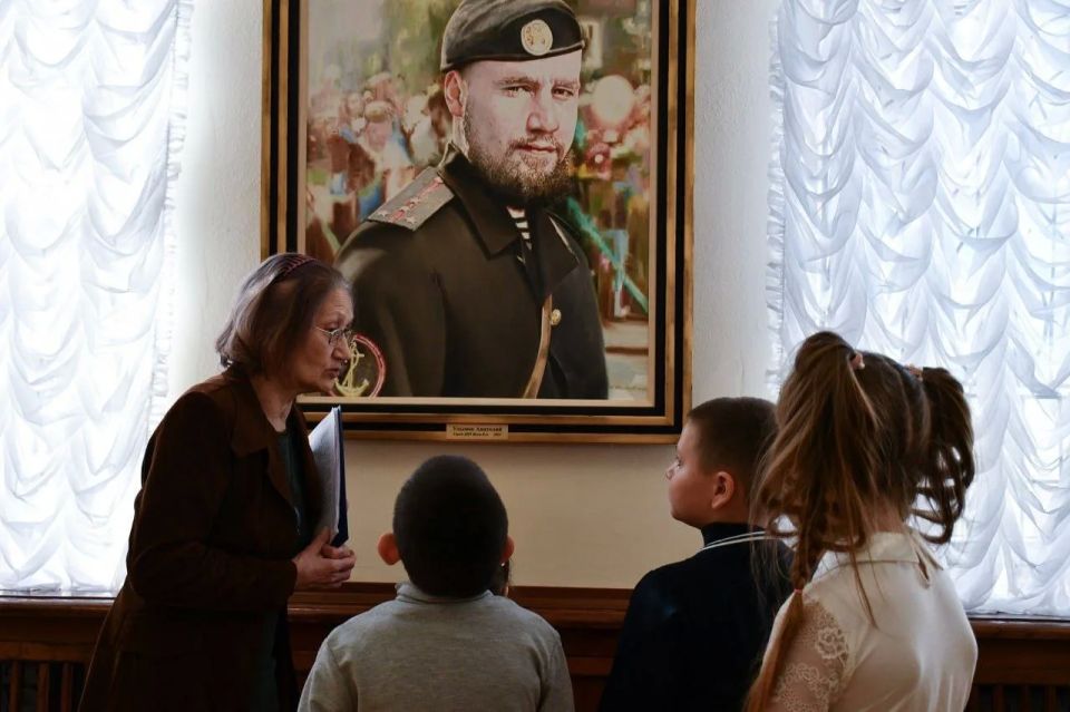 Донецкий художественный музей получил спецнаграду за проект о героях СВО Донецкий художественный музей получил спецнаграду за проект о героях СВО