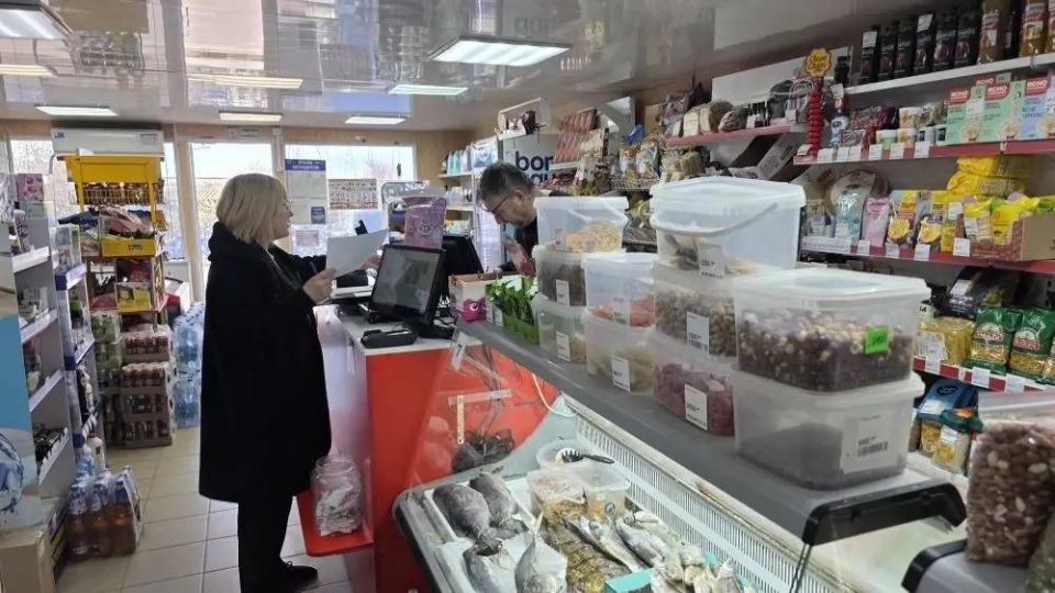 В Мангушском муниципальном округе в рамках Дня партии "Единая Россия" состоялся инспекционный выезд Комитета Народного контроля Мангушского муниципального округа совместно с Сектором торговли Администрации Мангушского... В Мангушском муниципальном округе в рамках Дня партии "Единая Россия" состоялся инспекционный выезд Комитета Народного контроля Мангушского муниципального округа совместно с Сектором торговли Администрации Мангушского...
