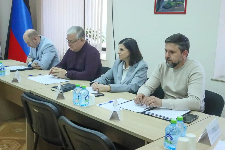 Парламентарии продолжают работать с Общественной палатой Парламентарии продолжают работать с Общественной палатой