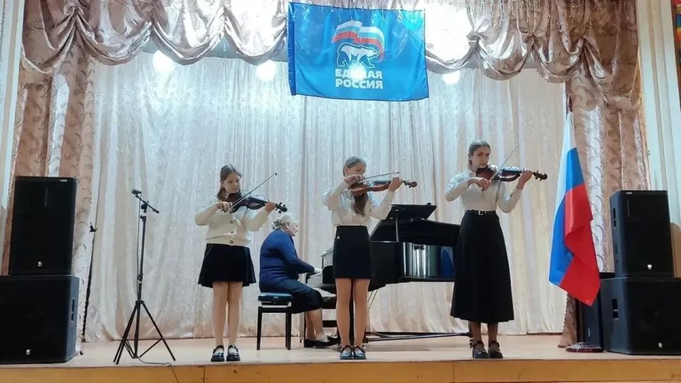 Сегодня, 20 апреля, в концертном зале Зугэсской школы искусств состоялась музыкальная гостиная «Удивительный мир С.С. Прокофьева» в рамках партийного проекта «Культура малой Родины» Сегодня, 20 апреля, в концертном зале Зугэсской школы искусств состоялась музыкальная гостиная «Удивительный мир С.С. Прокофьева» в рамках партийного проекта «Культура малой Родины»