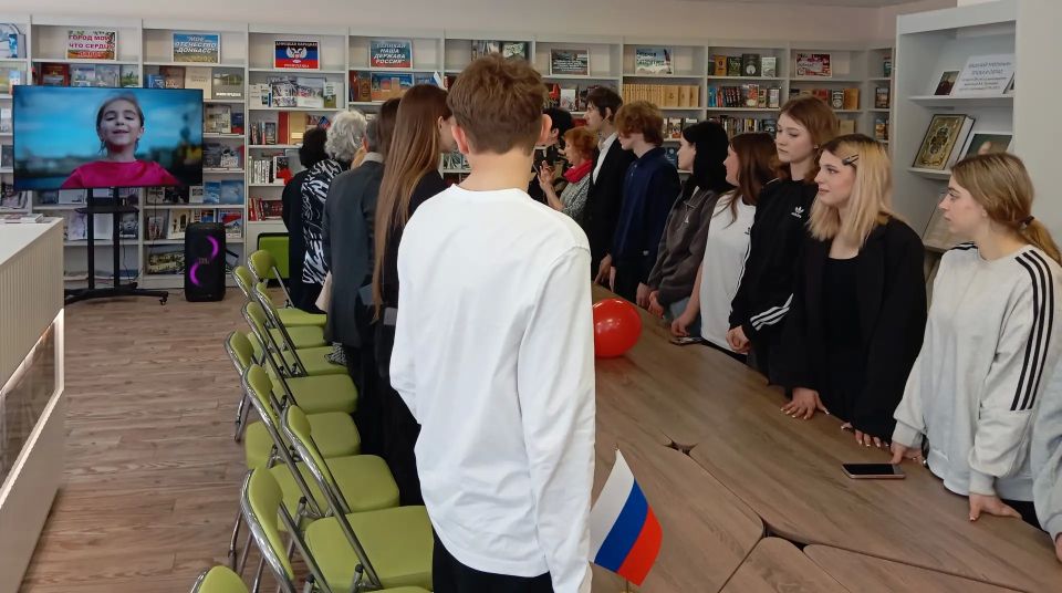 В рамках Года единства народов России, Ежегодной всероссийской масштабной социально-культурной акции в поддержку чтения «Библионочь-2026» в читальном зале центральной городской модельной библиотеки под объединяющим слоганом:... В рамках Года единства народов России, Ежегодной всероссийской масштабной социально-культурной акции в поддержку чтения «Библионочь-2026» в читальном зале центральной городской модельной библиотеки под объединяющим слоганом:...