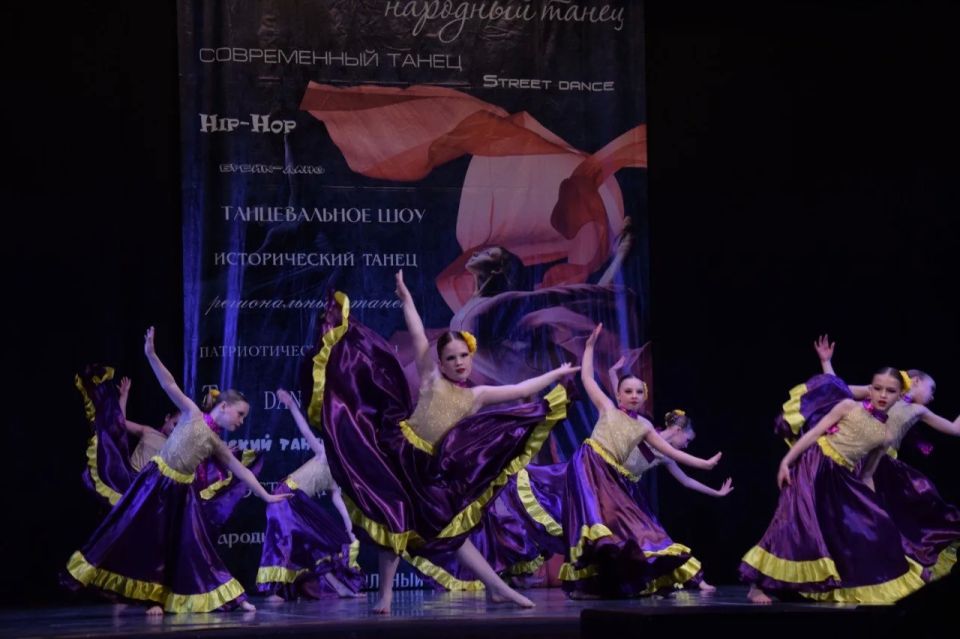 ВИРТУОЗЫ ТАНЦА. 19 апреля коллектив современного танца «Тэмпл-данс» принял участие в юбилейном X Всероссийском конкурсе хореографического искусства «Виртуозы танца» ВИРТУОЗЫ ТАНЦА. 19 апреля коллектив современного танца «Тэмпл-данс» принял участие в юбилейном X Всероссийском конкурсе хореографического искусства «Виртуозы танца»