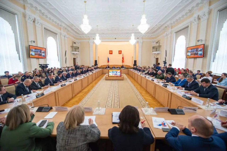Приняла участие в выездном заседании Совета по военно-патриотическому воспитанию при Совете Федерации РФ Приняла участие в выездном заседании Совета по военно-патриотическому воспитанию при Совете Федерации РФ