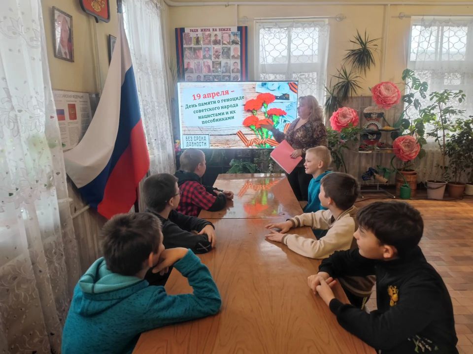 В учреждениях культуры Снежного прошли патриотические и просветительские мероприятия В учреждениях культуры Снежного прошли патриотические и просветительские мероприятия