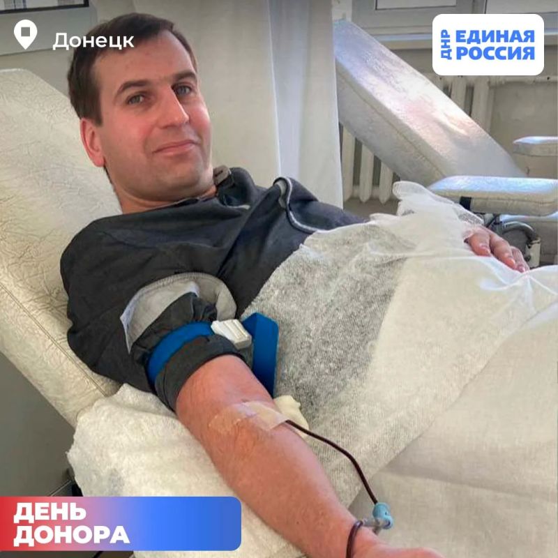 Частичка себя – для спасения жизней: как Единая Россия провела День донора Частичка себя – для спасения жизней: как Единая Россия провела День донора