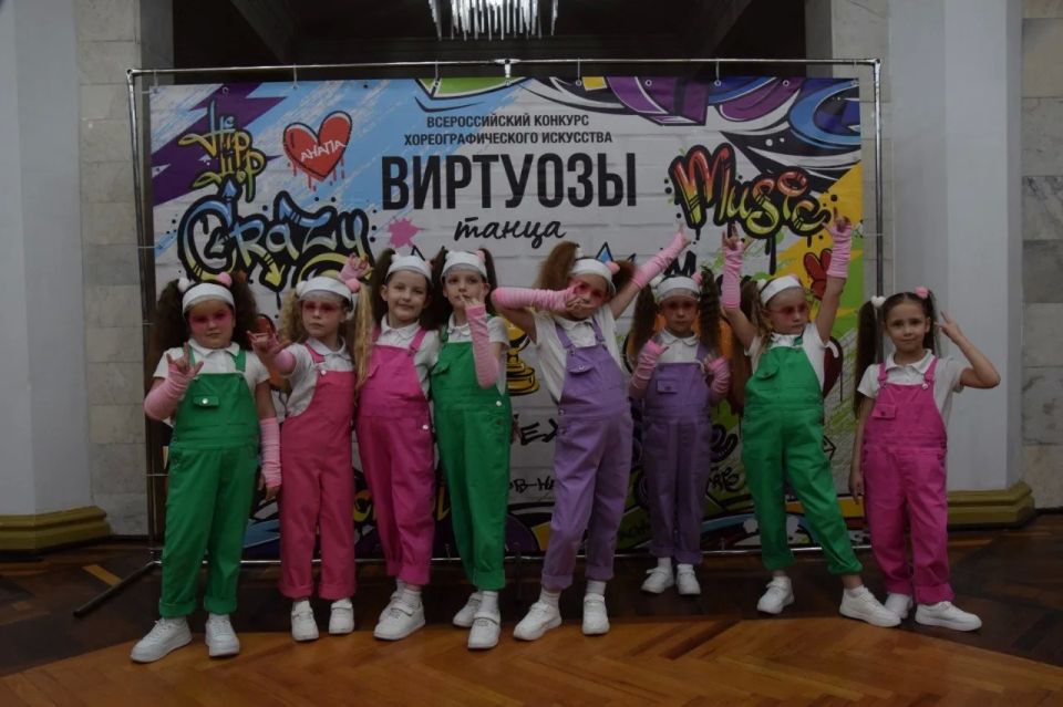 ВИРТУОЗЫ ТАНЦА. 19 апреля коллектив современного танца «Тэмпл-данс» принял участие в юбилейном X Всероссийском конкурсе хореографического искусства «Виртуозы танца» ВИРТУОЗЫ ТАНЦА. 19 апреля коллектив современного танца «Тэмпл-данс» принял участие в юбилейном X Всероссийском конкурсе хореографического искусства «Виртуозы танца»