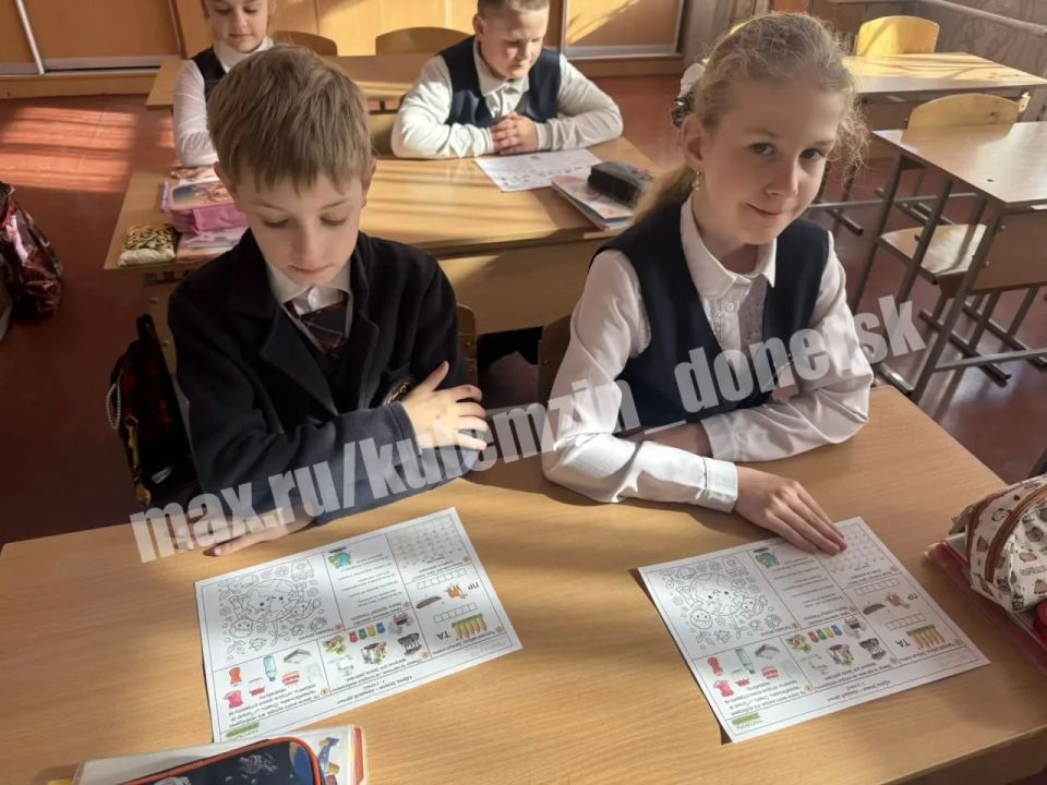Сегодня в 1-11 классах общеобразовательных учреждений Донецка проведены занятия на тему «День Земли – каждый день» Сегодня в 1-11 классах общеобразовательных учреждений Донецка проведены занятия на тему «День Земли – каждый день»
