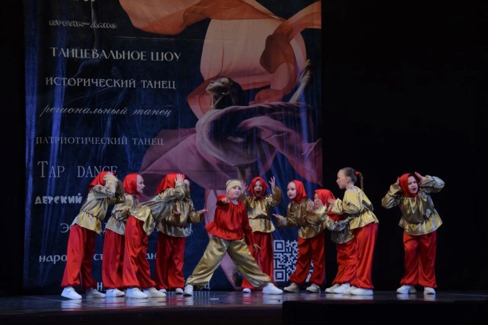 ВИРТУОЗЫ ТАНЦА. 19 апреля коллектив современного танца «Тэмпл-данс» принял участие в юбилейном X Всероссийском конкурсе хореографического искусства «Виртуозы танца» ВИРТУОЗЫ ТАНЦА. 19 апреля коллектив современного танца «Тэмпл-данс» принял участие в юбилейном X Всероссийском конкурсе хореографического искусства «Виртуозы танца»