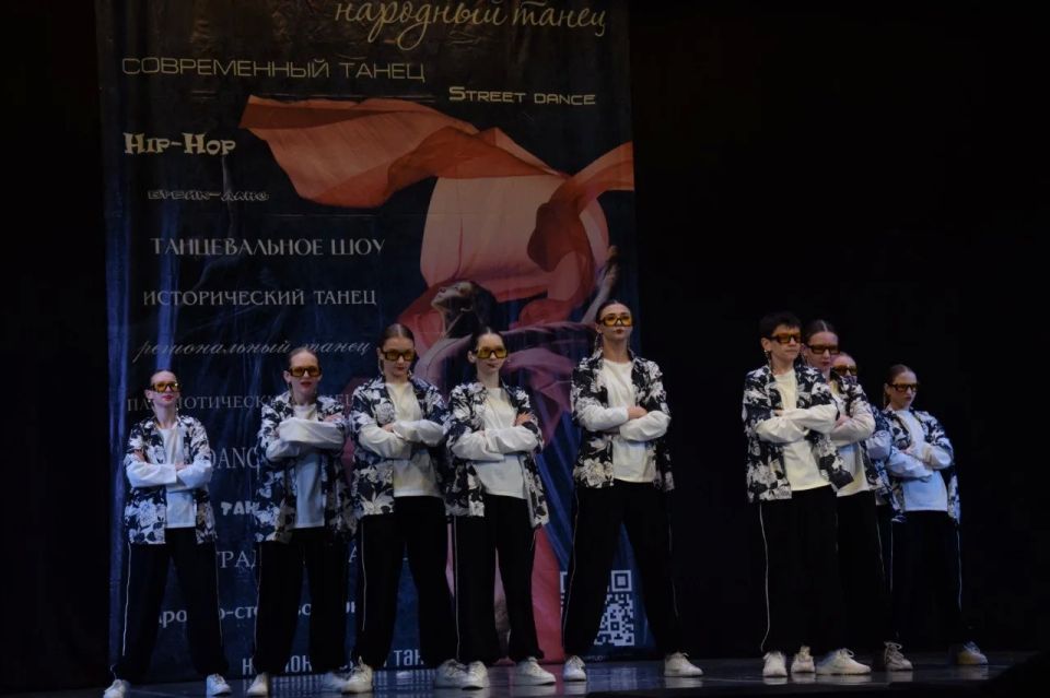 ВИРТУОЗЫ ТАНЦА. 19 апреля коллектив современного танца «Тэмпл-данс» принял участие в юбилейном X Всероссийском конкурсе хореографического искусства «Виртуозы танца» ВИРТУОЗЫ ТАНЦА. 19 апреля коллектив современного танца «Тэмпл-данс» принял участие в юбилейном X Всероссийском конкурсе хореографического искусства «Виртуозы танца»