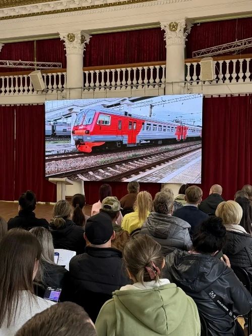 Сотрудники Владивостокского ЛУ МВД России на транспорте приняли участие в ярмарке трудоустройства "Работа России" Сотрудники Владивостокского ЛУ МВД России на транспорте приняли участие в ярмарке трудоустройства "Работа России"