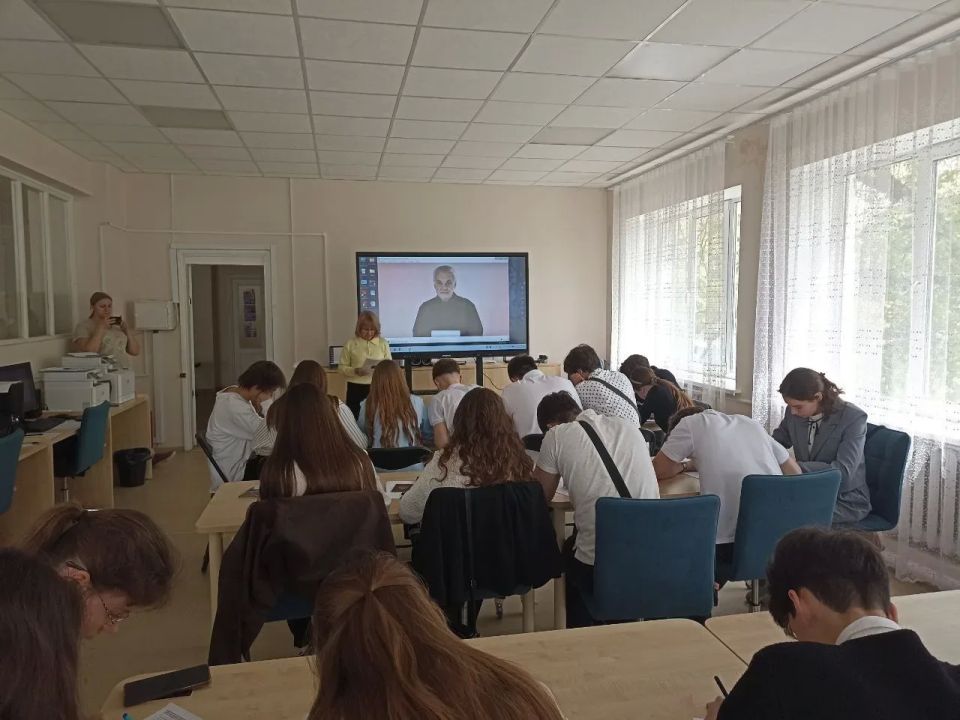 18 апреля, центральная городская модельная библиотека стала площадкой для проведения «Тотального Диктанта» 18 апреля, центральная городская модельная библиотека стала площадкой для проведения «Тотального Диктанта»