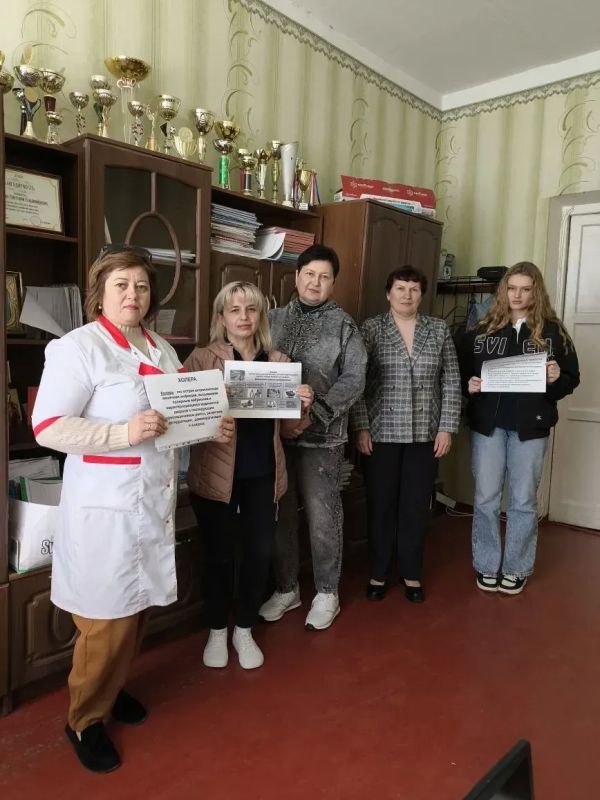 Сотрудники всех структурных подразделений Тельмановской ЦРБ продолжают проводить беседу с сотрудниками и с населением на тему: "Холера и ее профилактика" Сотрудники всех структурных подразделений Тельмановской ЦРБ продолжают проводить беседу с сотрудниками и с населением на тему: "Холера и ее профилактика"