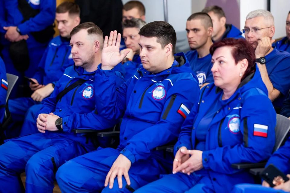 Артём Жога: В Донецке встретился с участниками первой окружной миссии проекта "Доброслужащий" Артём Жога: В Донецке встретился с участниками первой окружной миссии проекта "Доброслужащий"