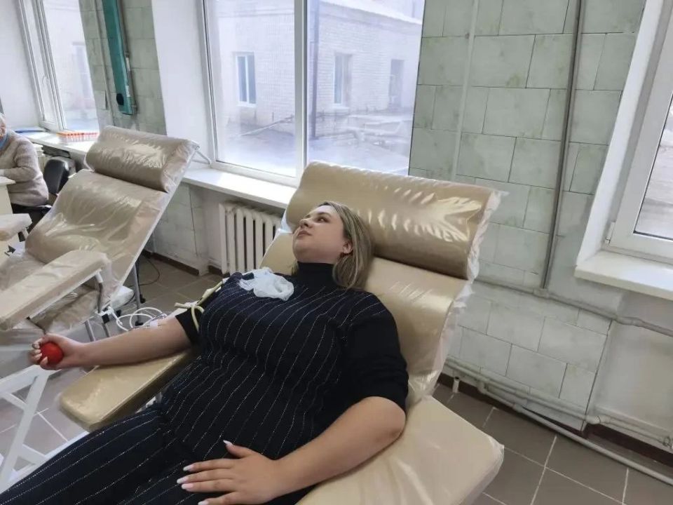 В Никитовском внутригородском районе города Горловка была проведена акция «Сдай кровь – спаси жизнь», приуроченная к Национальному дню донора В Никитовском внутригородском районе города Горловка была проведена акция «Сдай кровь – спаси жизнь», приуроченная к Национальному дню донора