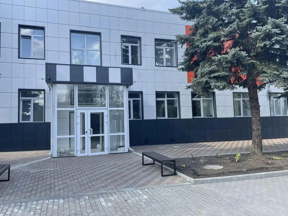 Якутия с опережением графика завершила ремонт двух крупных объектов в Докучаевске Якутия с опережением графика завершила ремонт двух крупных объектов в Докучаевске