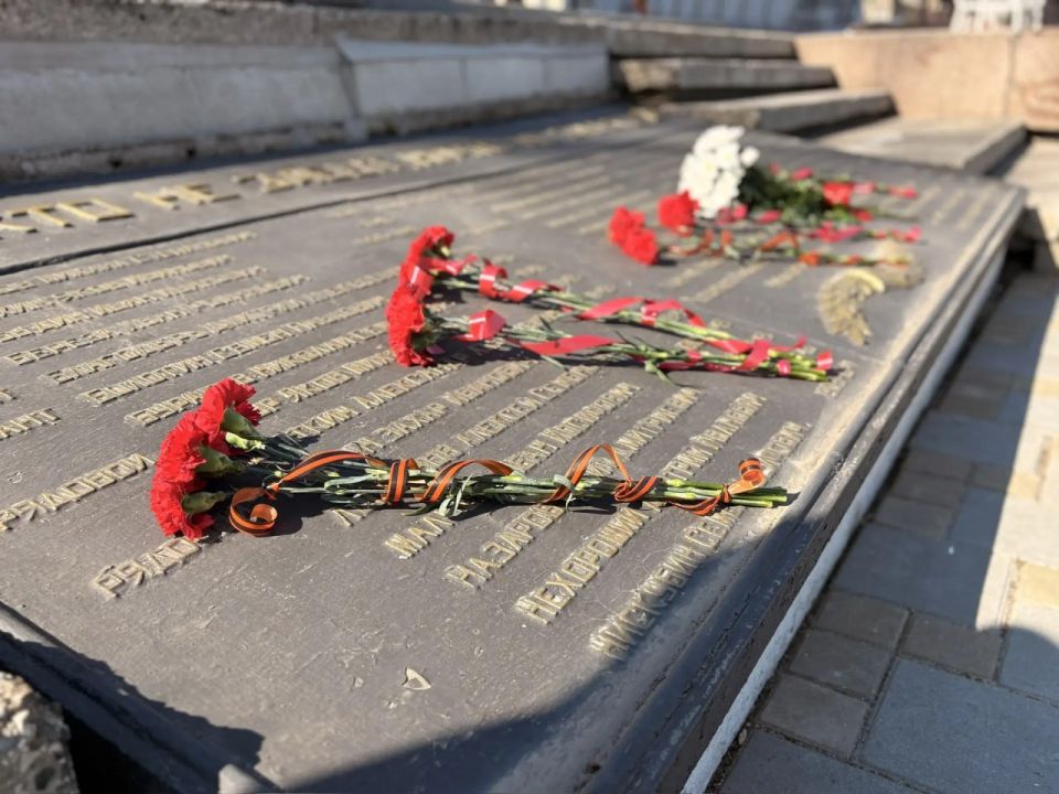 Вчера, 19 апреля, в День памяти жертв геноцида советского народа, совершённого нацистами и их пособниками в период Великой Отечественной войны 1941–1945 годов, ВРИП секретаря Ясиноватского местного отделения партии «Единая... Вчера, 19 апреля, в День памяти жертв геноцида советского народа, совершённого нацистами и их пособниками в период Великой Отечественной войны 1941–1945 годов, ВРИП секретаря Ясиноватского местного отделения партии «Единая...