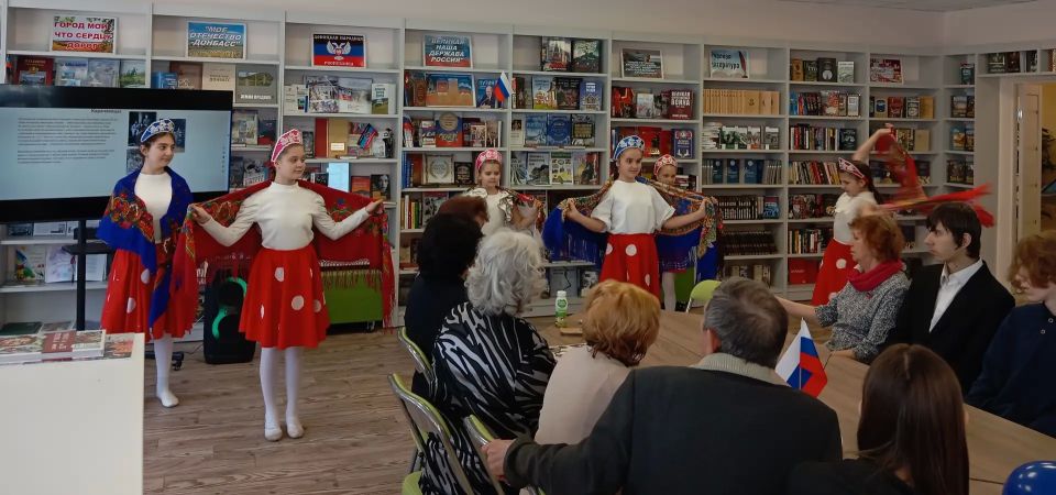 В рамках Года единства народов России, Ежегодной всероссийской масштабной социально-культурной акции в поддержку чтения «Библионочь-2026» в читальном зале центральной городской модельной библиотеки под объединяющим слоганом:... В рамках Года единства народов России, Ежегодной всероссийской масштабной социально-культурной акции в поддержку чтения «Библионочь-2026» в читальном зале центральной городской модельной библиотеки под объединяющим слоганом:...