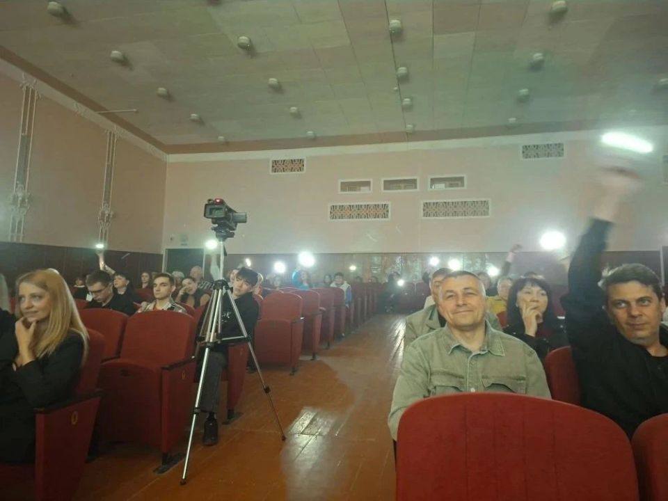 В поселке Старобешево состоялся концерт группы «Альянс» В поселке Старобешево состоялся концерт группы «Альянс»