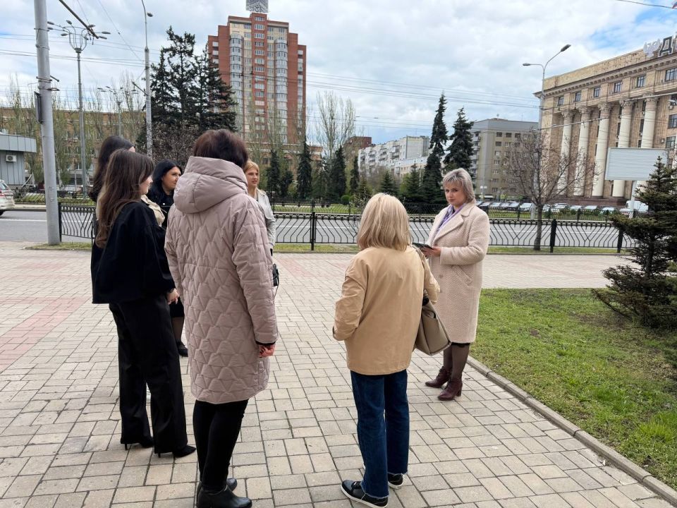 По поручению Главы ДНР Дениса Пушилина в Ворошиловском внутригородском районе продолжаются встречи с населением По поручению Главы ДНР Дениса Пушилина в Ворошиловском внутригородском районе продолжаются встречи с населением