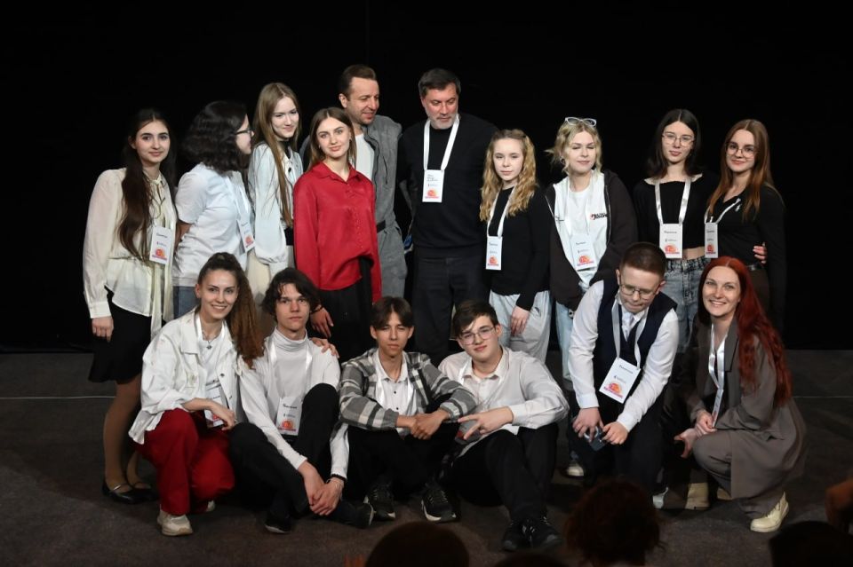 Количество участников увеличилось: в Донецке прошел финал детского театрального фестиваля “Вдохновение” Количество участников увеличилось: в Донецке прошел финал детского театрального фестиваля “Вдохновение”