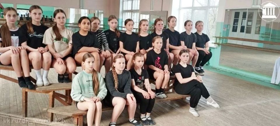 В городе Комсомольское прошел урок хороших манер для коллектива эстрадного танца «Я+Ты» В городе Комсомольское прошел урок хороших манер для коллектива эстрадного танца «Я+Ты»