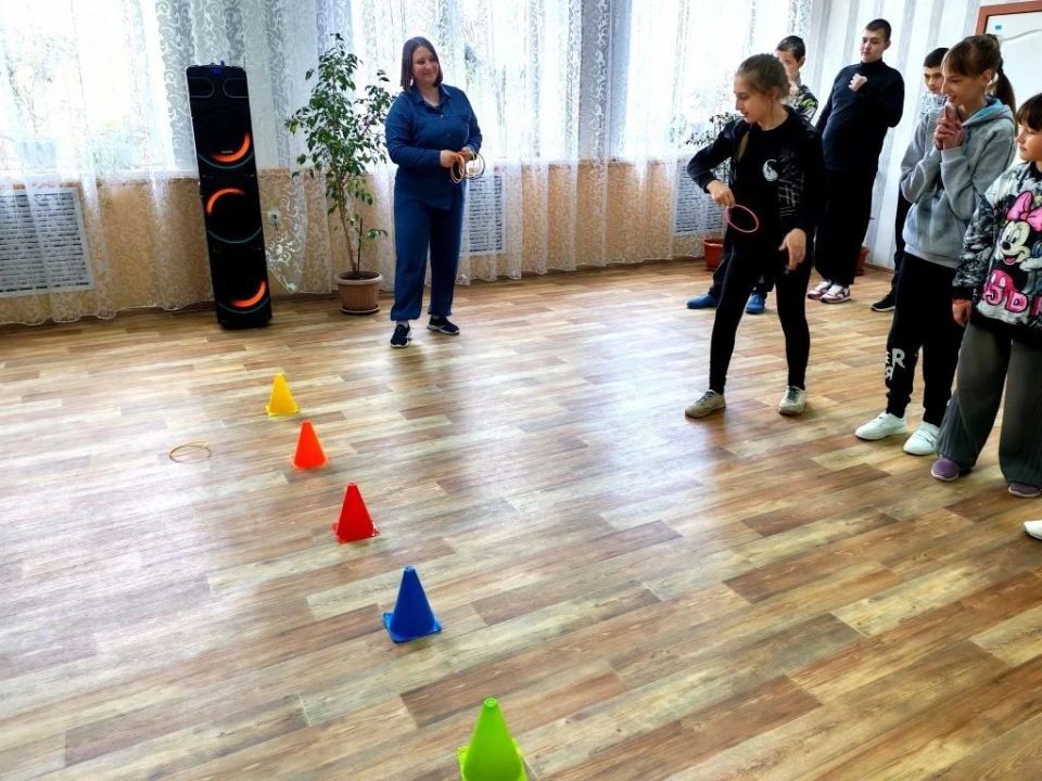 Занятие по адаптивной физической культуре для старшего поколения Занятие по адаптивной физической культуре для старшего поколения