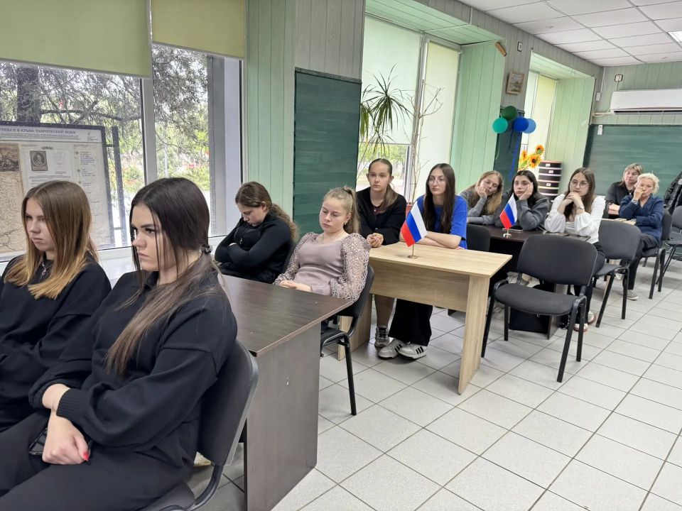 Школьники встретились с депутатами в День местного самоуправления Школьники встретились с депутатами в День местного самоуправления