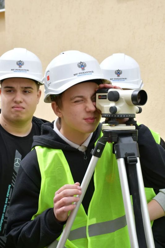 Согласно плану профориентационных мероприятий по введению в специальность "Строительство и эксплуатация зданий и сооружений", в рамках программ ФП "Профессионалитет" национального проекта "Молодёжь и дети", заместитель... Согласно плану профориентационных мероприятий по введению в специальность "Строительство и эксплуатация зданий и сооружений", в рамках программ ФП "Профессионалитет" национального проекта "Молодёжь и дети", заместитель...