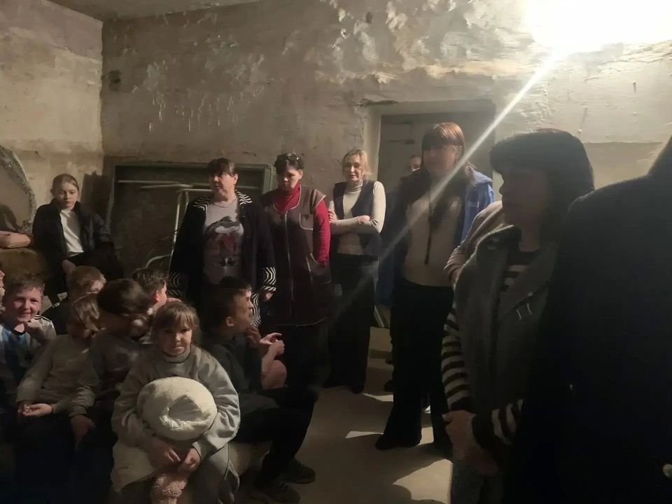 В рамках проведения всероссийского учения 21 апреля 2026 г. в ГБОУ «ШКОЛА №13 г.о. Торез» прошли учения по отработке комплексного сценария «Действия работников, обучающихся, сотрудников охраны образовательных организаций, а... В рамках проведения всероссийского учения 21 апреля 2026 г. в ГБОУ «ШКОЛА №13 г.о. Торез» прошли учения по отработке комплексного сценария «Действия работников, обучающихся, сотрудников охраны образовательных организаций, а...