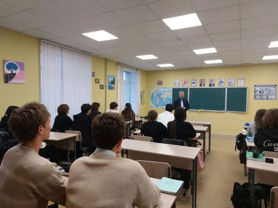 В школах округа прошли классные часы, посвященные Дню местного самоуправления В школах округа прошли классные часы, посвященные Дню местного самоуправления