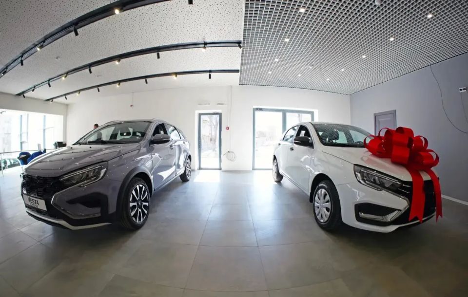 В Мариуполе открылся первый автосалон В Мариуполе открылся первый автосалон