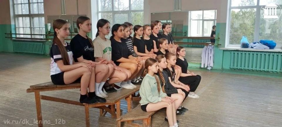 В городе Комсомольское прошел урок хороших манер для коллектива эстрадного танца «Я+Ты» В городе Комсомольское прошел урок хороших манер для коллектива эстрадного танца «Я+Ты»