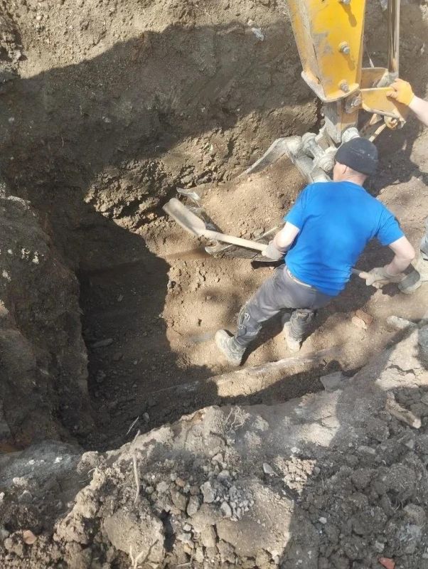 Аварийно-восстановительный отряд из Кузбасса продолжает восстановительные работы на участках водоснабжения в Горловке Аварийно-восстановительный отряд из Кузбасса продолжает восстановительные работы на участках водоснабжения в Горловке