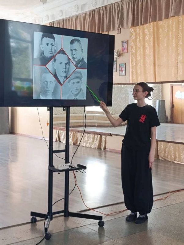 По партпроекту Единой России «Историческая память» в Снежном почтили память жертв геноцида советского народа По партпроекту Единой России «Историческая память» в Снежном почтили память жертв геноцида советского народа