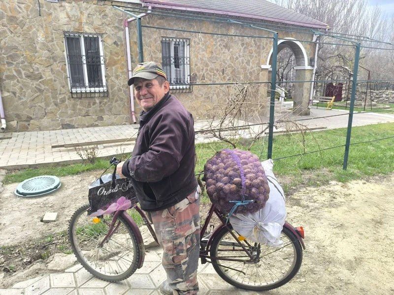 Александр Волошин: #гуманитарнаяпомощь. Совместно с региональным отделением общероссийского движения «Народный Фронт» ДНР и АНО «Сила Мира» в Светлую седмицу оказали продовольственную помощь жителям Горловки В составе... Александр Волошин: #гуманитарнаяпомощь. Совместно с региональным отделением общероссийского движения «Народный Фронт» ДНР и АНО «Сила Мира» в Светлую седмицу оказали продовольственную помощь жителям Горловки В составе...