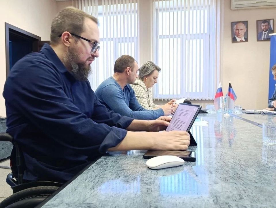 Безбарьерная железная дорога: Ярослав Лисобей совместно с профильными ведомствами обсудил доступность транспорта для людей с инвалидностью Безбарьерная железная дорога: Ярослав Лисобей совместно с профильными ведомствами обсудил доступность транспорта для людей с инвалидностью