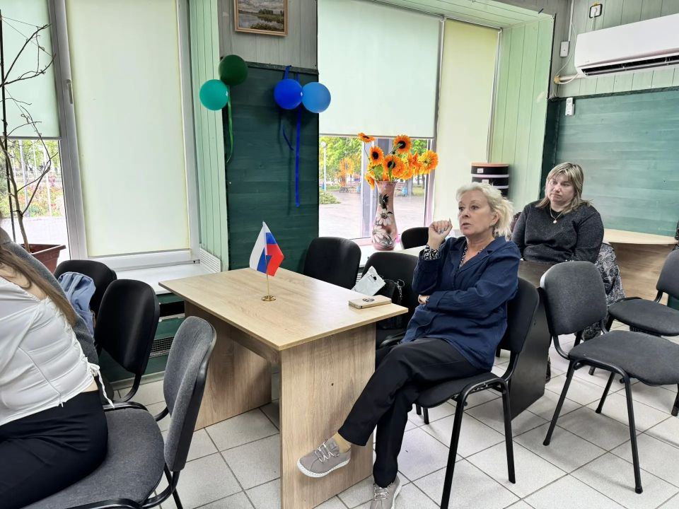 Школьники встретились с депутатами в День местного самоуправления Школьники встретились с депутатами в День местного самоуправления