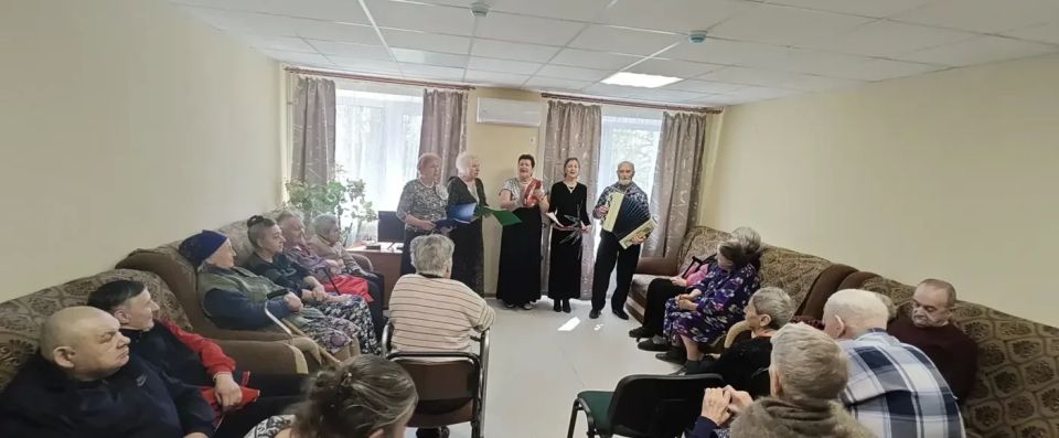 Пожилые мариупольцы присоединились к волонтерскому движению Пожилые мариупольцы присоединились к волонтерскому движению