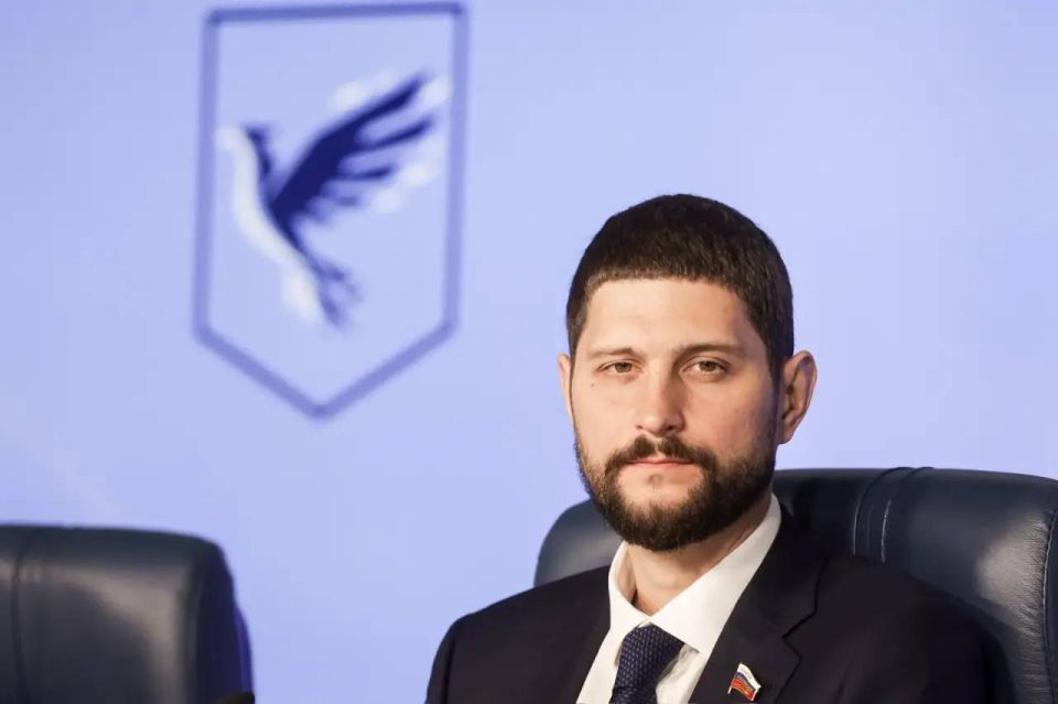 Александр Волошин: Провели сегодня большую пресс-конференцию, посвящённую старту патриотической российско-белорусской экспедиции "Код Непокорённых" Александр Волошин: Провели сегодня большую пресс-конференцию, посвящённую старту патриотической российско-белорусской экспедиции "Код Непокорённых"